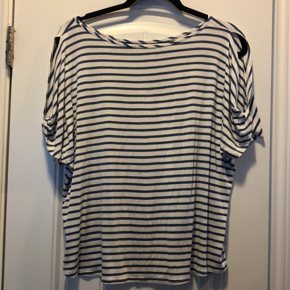 Colette super soft cold shoulder tee - Picture 6 of 6